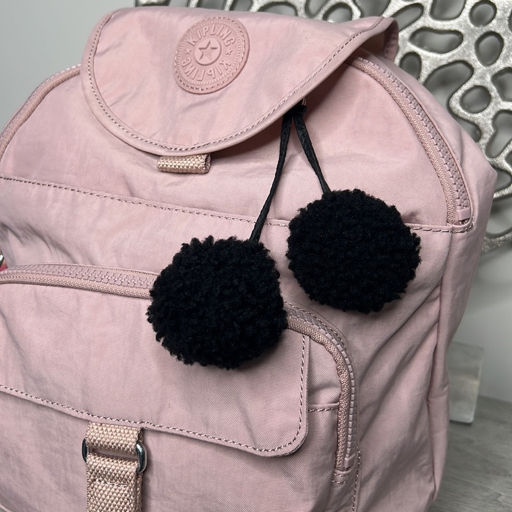 🎀 Pom bag charm key ring